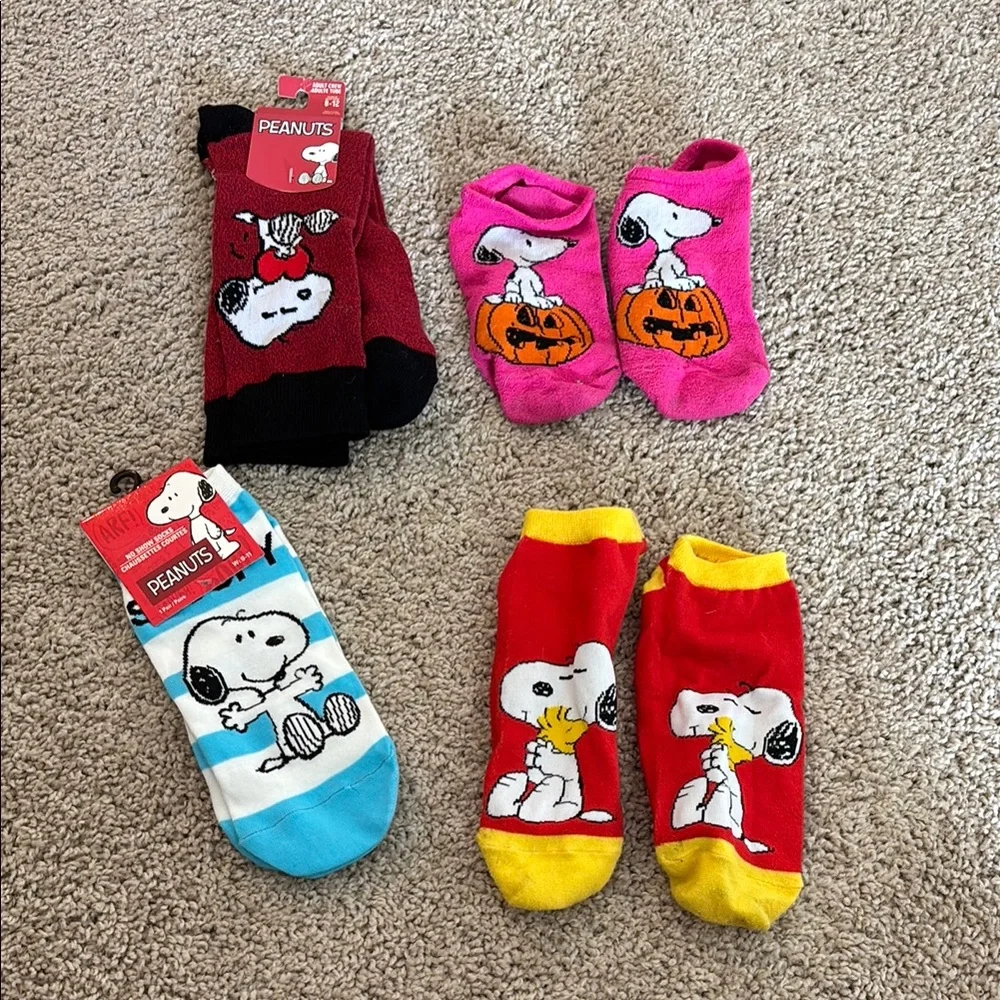 Peanuts Snoopy Socks Bundle